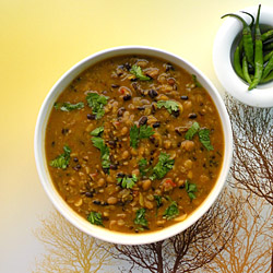 Dal Amristsari or Maah Choleyan di Daal