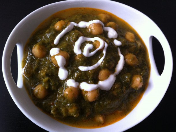 Chole Palak (Garbanzo Beans in Spinach Sauce)
