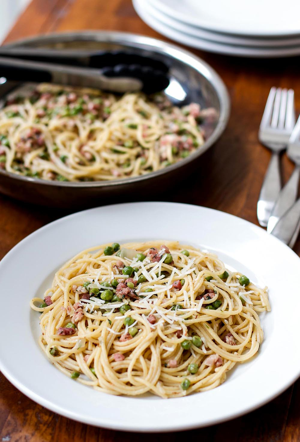 SPAGHETTI WITH PANCETTA AND PEAS