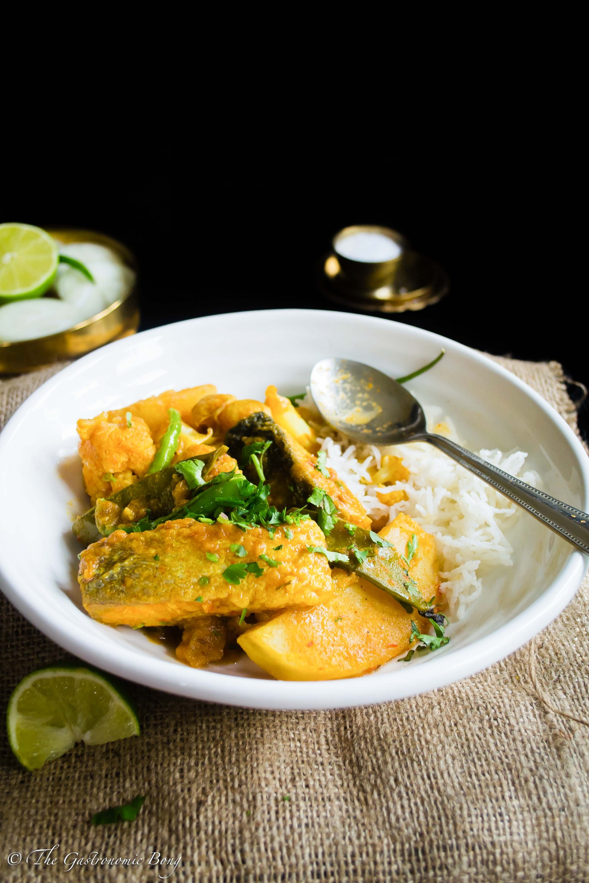Salmon Curry With Cauliflower And Potato (Fulkopi Aloo Diye Macher Jhol)