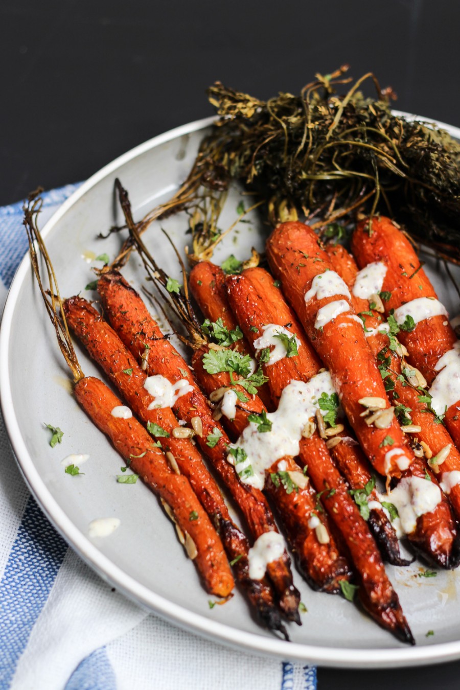 Sweet and salty roast carrots – simple sides