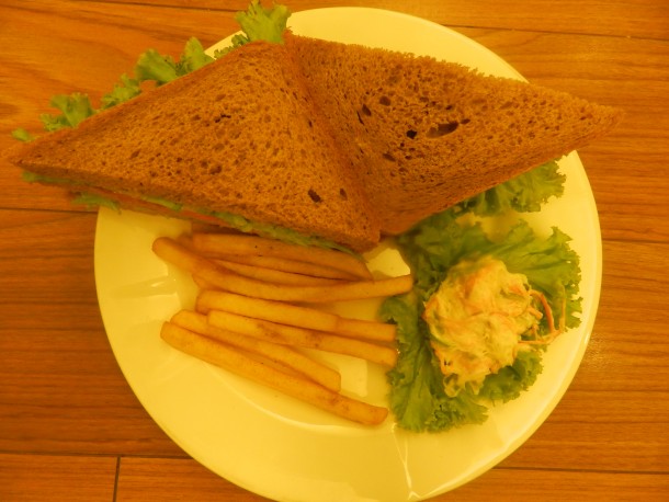 Brown Bread Chicken Sandwich