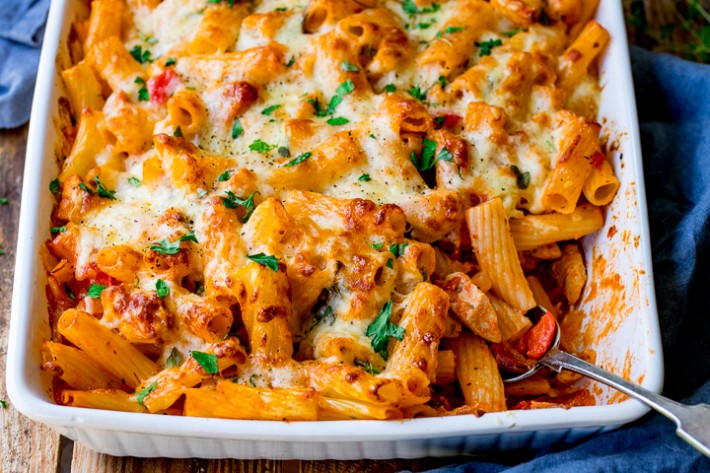 Cheesy Pasta Bake with Chicken and Bacon
