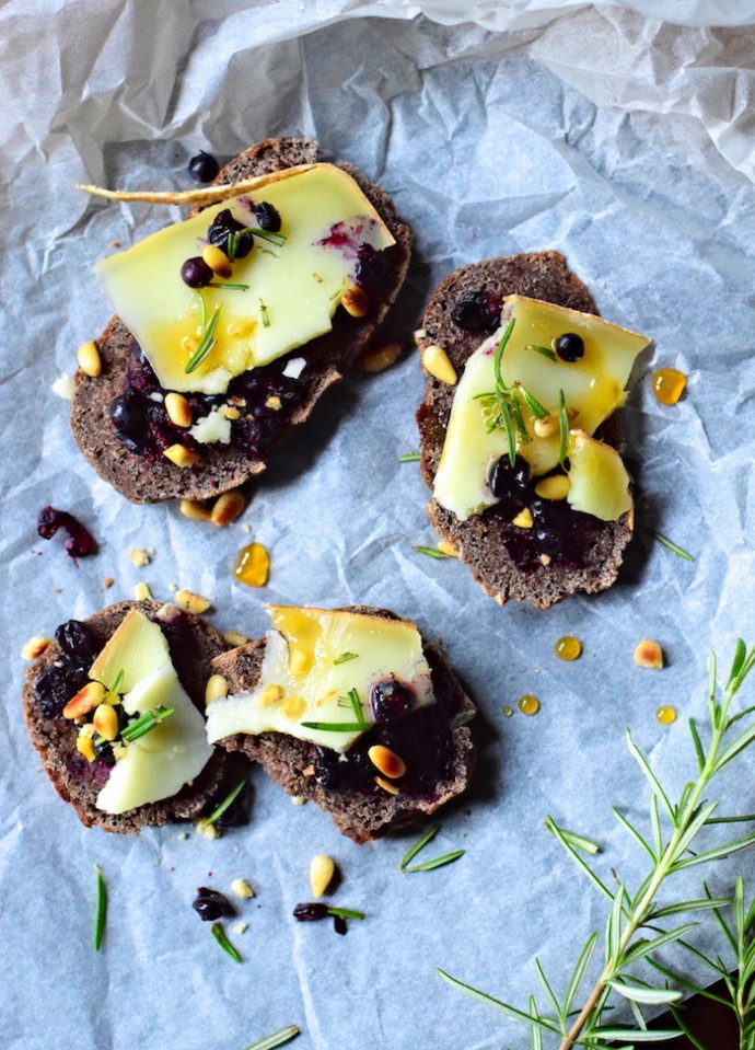 Buckwheat toasts with rosemary sheep cheese and wild blueberries