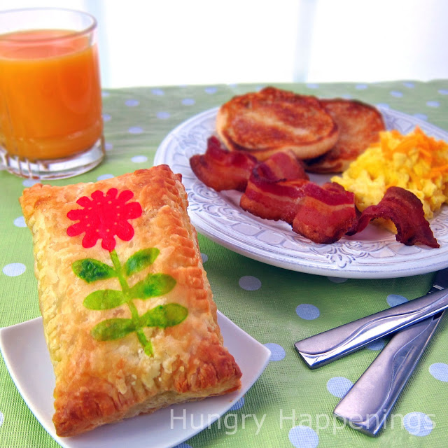 How to use foam stamps to create a beautiful breakfast pastry