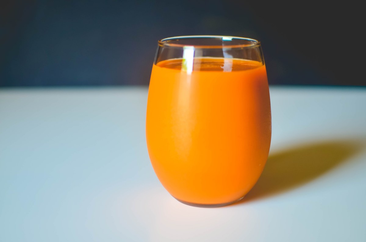 Carrot Pineapple and Turmeric Smoothie
