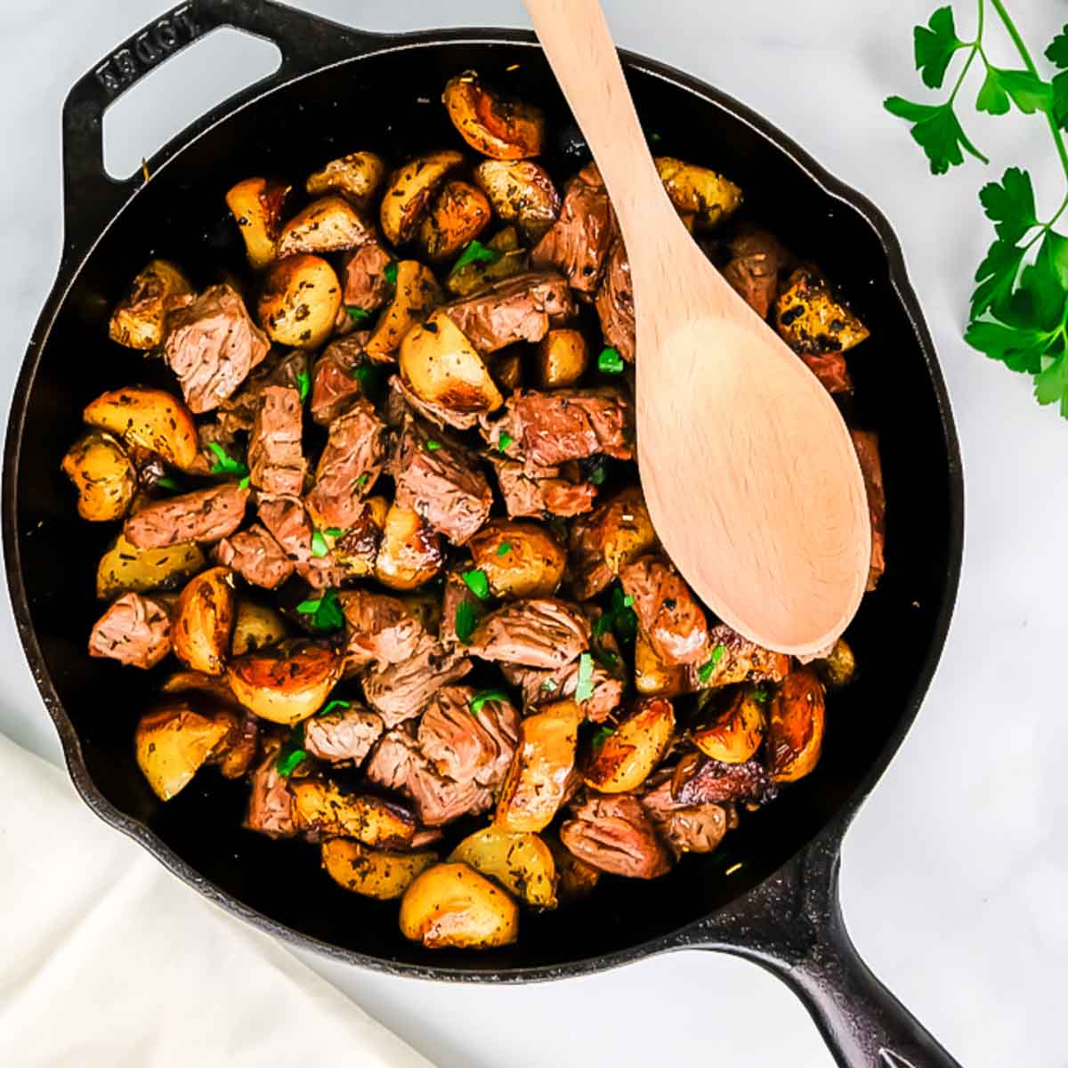 Garlic Butter Steak Bites with Potatoes