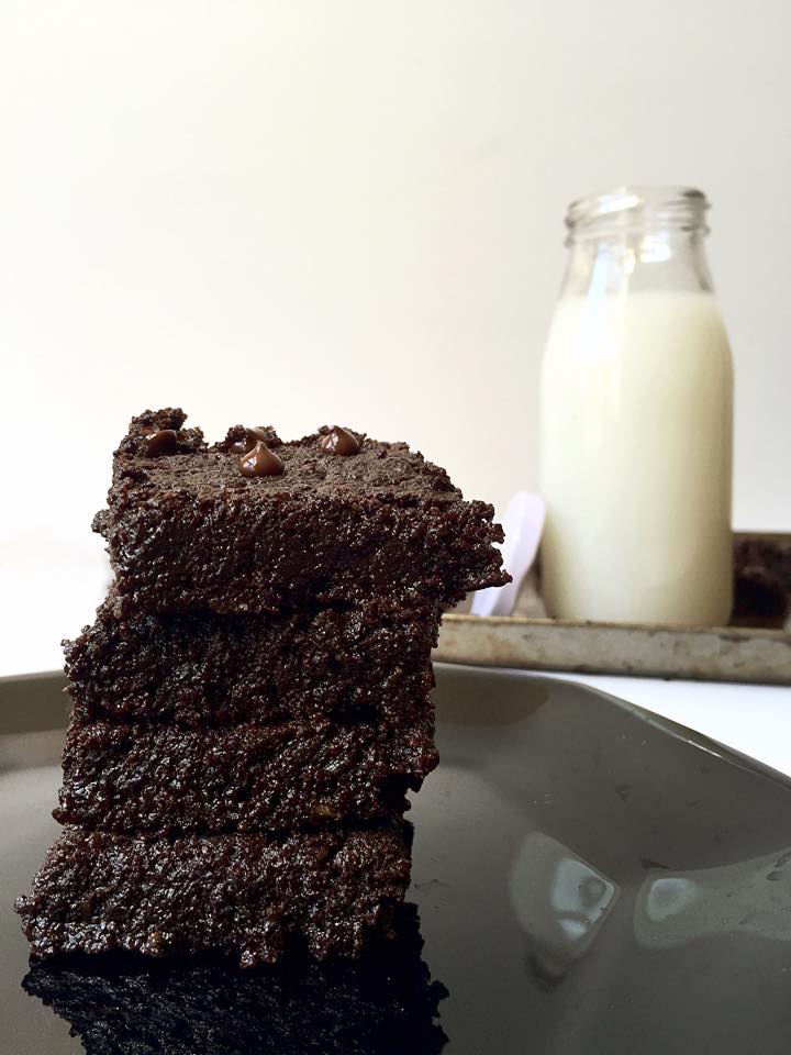 6-Ingredient Flourless Brownies - Vegan - GF