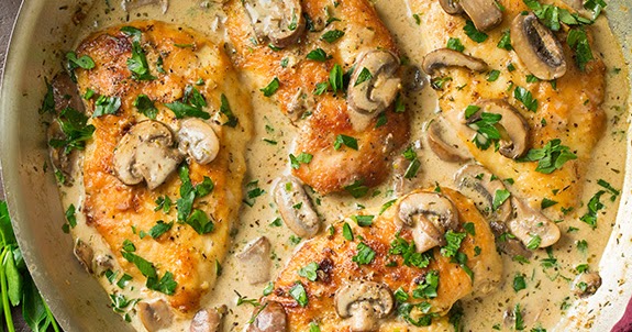 Skillet Chicken with Creamy Mushroom Sauce #Recipe