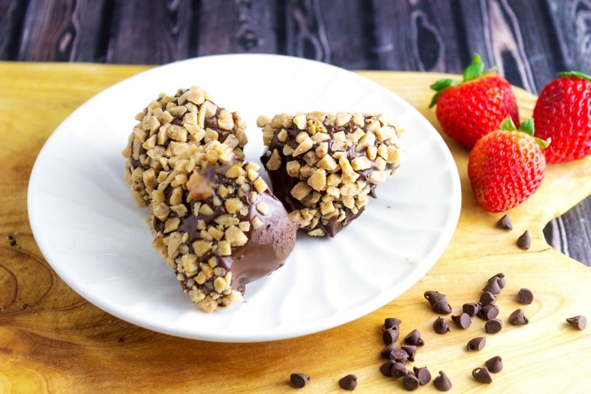 Chocolate Covered Snickers Strawberries » Seduction in the Kitchen
