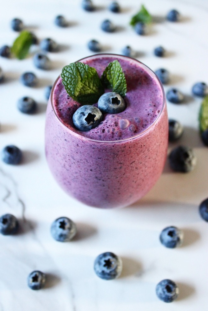 Blueberry Smoothie with Fresh Mint
