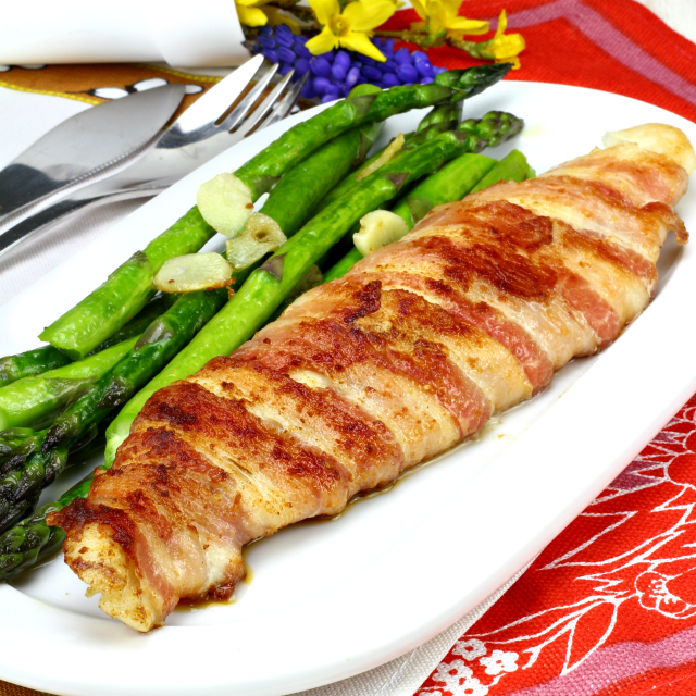Bacon-wrapped Pangasius fillet 
