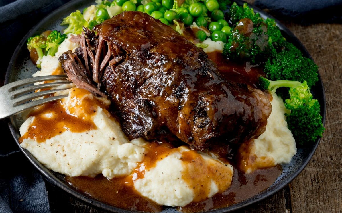 Slow Cooker Beef Short Ribs with Rich Gravy