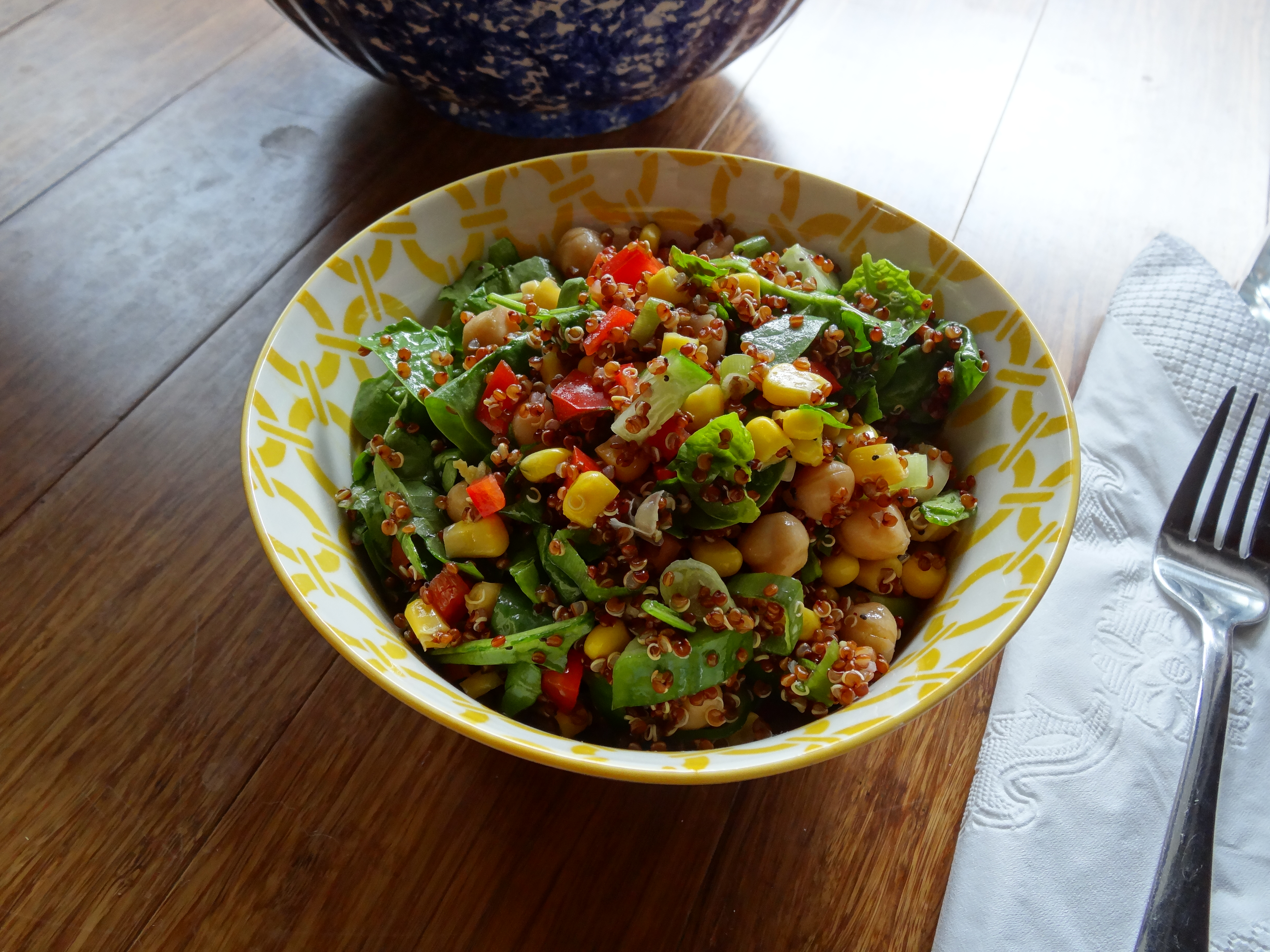 Lunchbox Love: Quinoa, Chickpea, and Capsicum Salad with a Lime-Honey Dressing