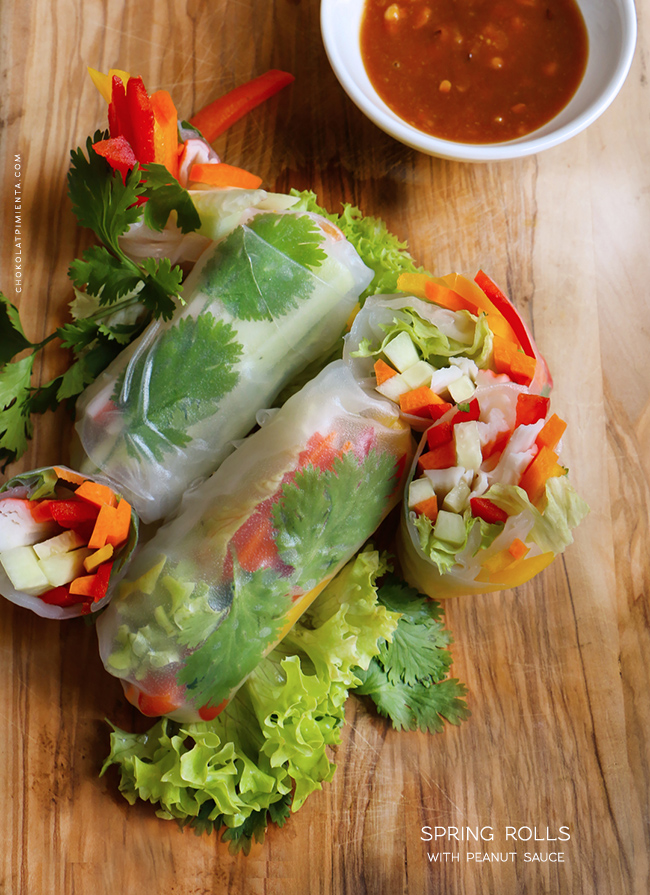 SPRING ROLLS WITH PEANUT DIPPING SAUCE