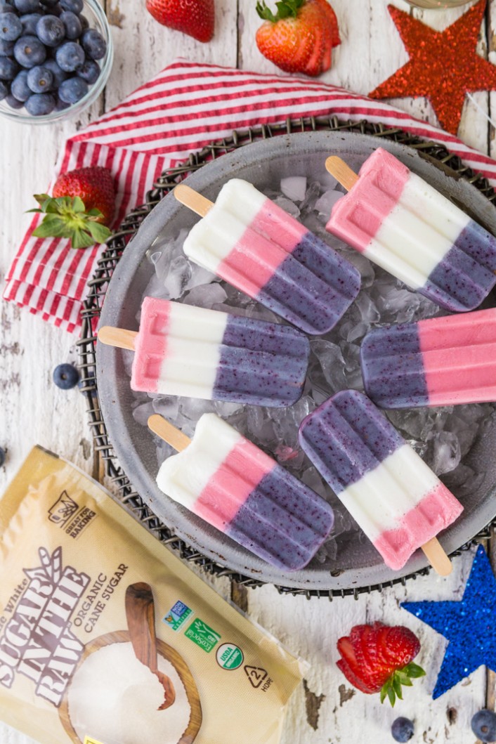 RED WHITE AND BLUE SMOOTHIE POPS