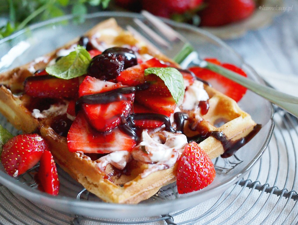 Brown butter waffels and strawberries