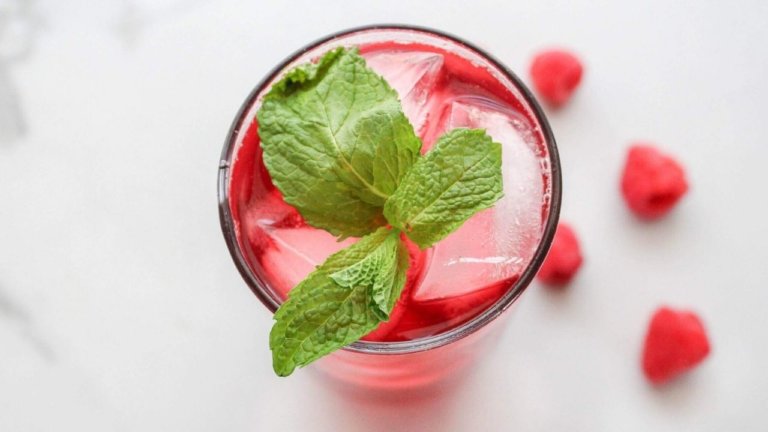 Hibiscus-Green Iced Tea