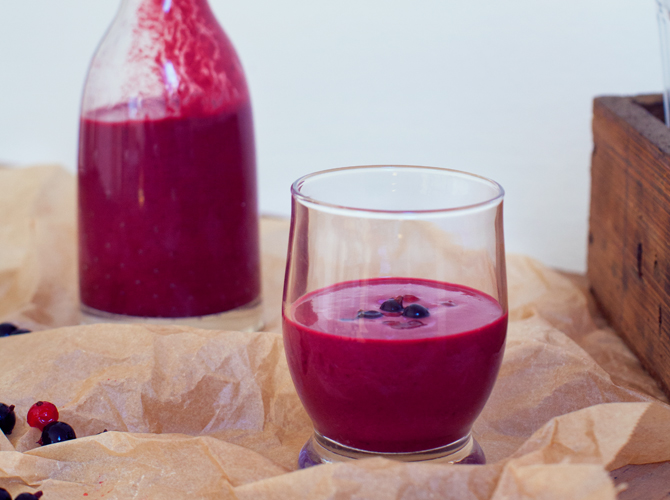 berries and beet purple smoothie | jernejkitchen