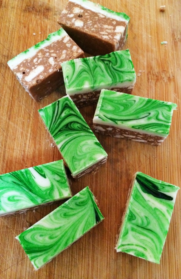 Super Easy Chocolate Peppermint Slice - Bake Play Smile