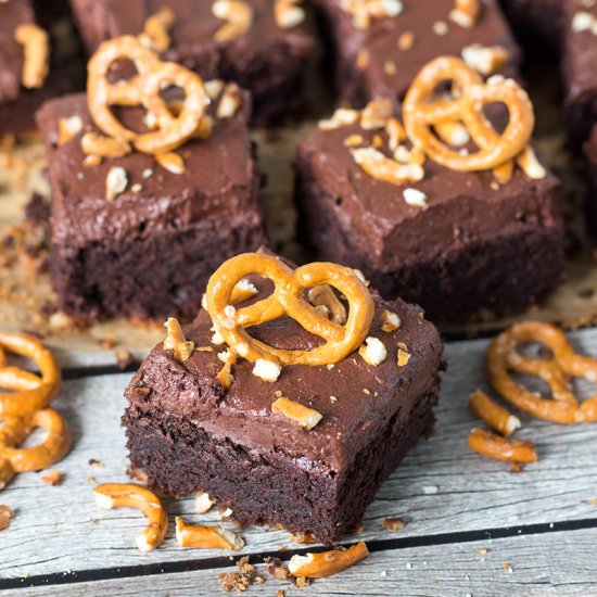 Nutella Brownies with a Pretzel Crust