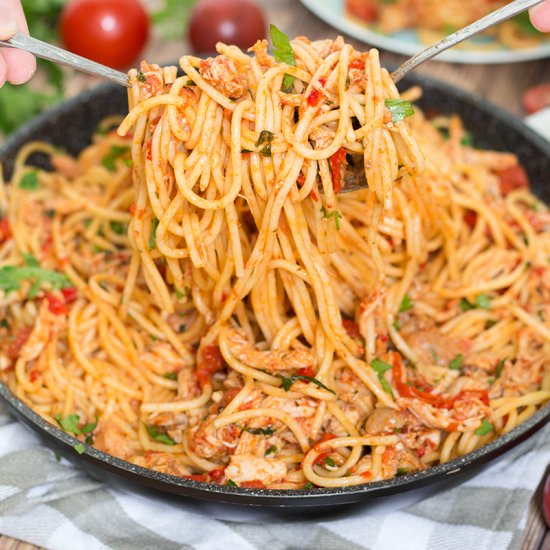 Chicken Spaghetti with Red Sauce