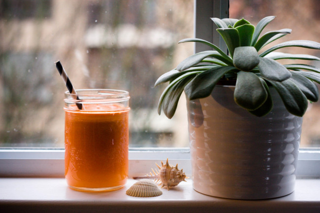 Morning Jolt: Apple Carrot Ginger Juice