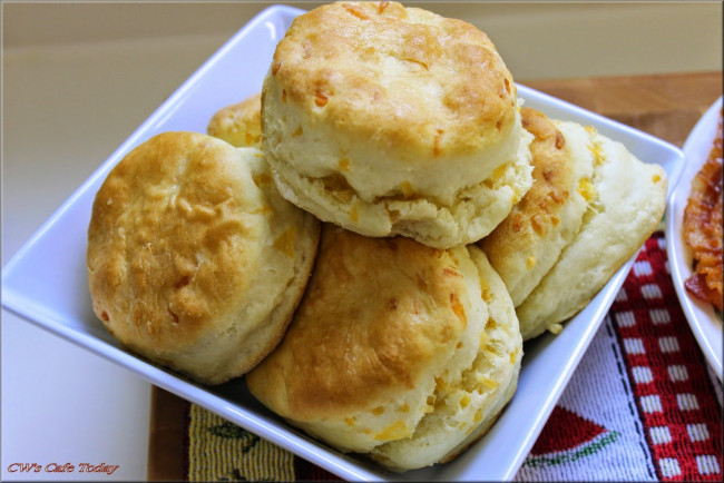Cafe Style Cheddar Biscuits