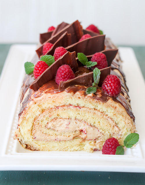 Cake Roulade with Raspberries