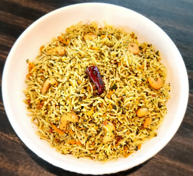 Munagaku Karvepaku Carrot Rice