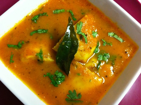 Fish Curry (Fish in Onion and Tomato Sauce)