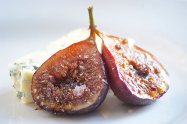 Cider Balsamic-Roasted Figs With Cheese