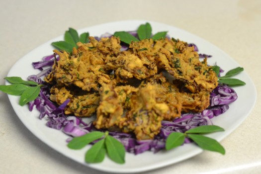Red Cabbage and Fenugreek Leaves Fritters (Red Cabbage and Methi Leaves Pakoda)