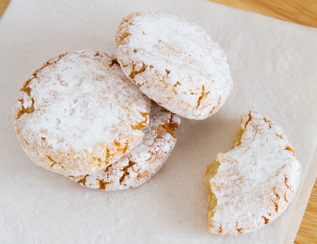 ricciarelli, christmas italian almond cookies (gluten-free)