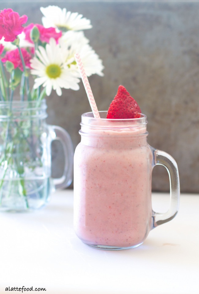 Tropical Pineapple Strawberry Smoothie
