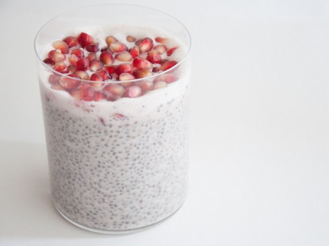 VEGAN AND GLUTEN-FREE POMEGRANATE CHIA SEED PUDDING