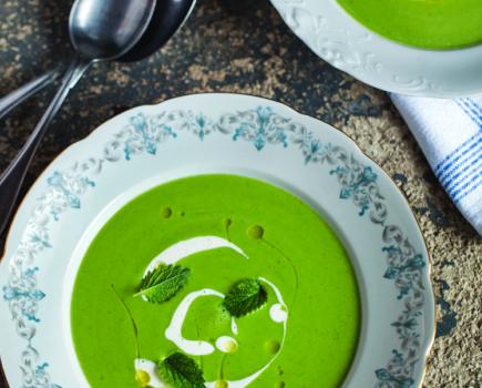 PEA SOUP WITH SOUR CREAM