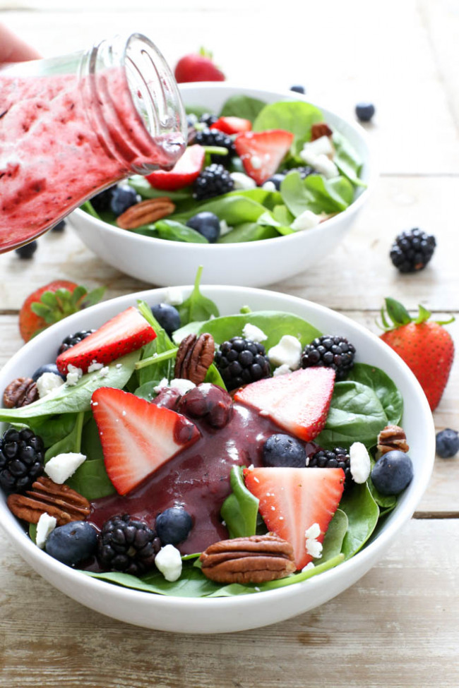 BERRY SPINACH SALAD WITH BERRY BALSAMIC VINAIGRETTE