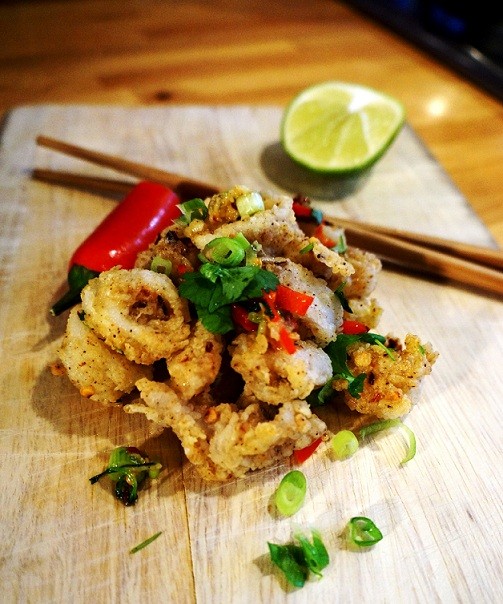 HOW TO MAKE THE BEST DEEP FRIED CALAMARI ASIAN STYLE 