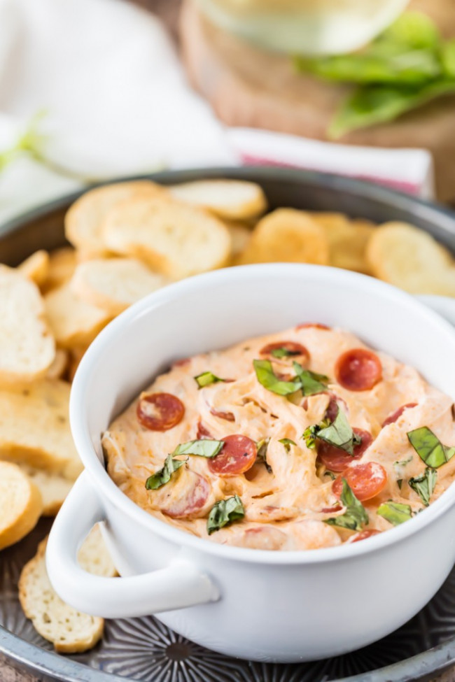 slow cooker pepperoni pizza dip