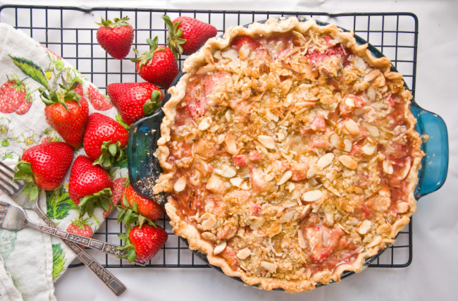 STRAWBERRY RHUBARB PIE WITH COCONUT ALMOND CRUMB TOPPING
