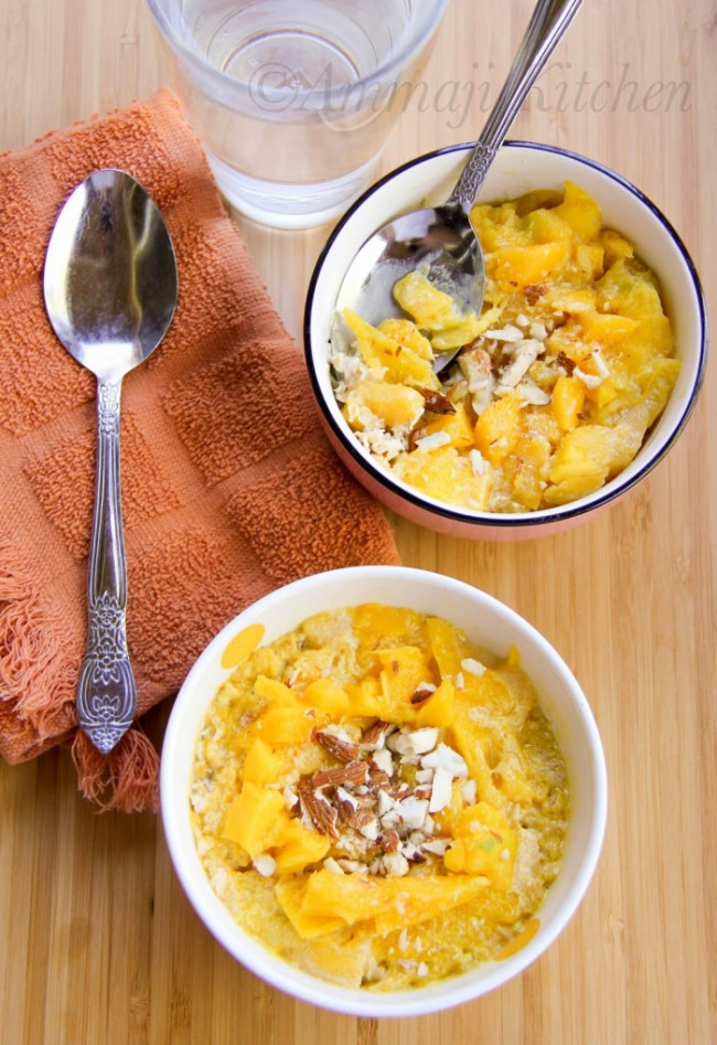 Overnight Oatmeal with Mango and Almonds