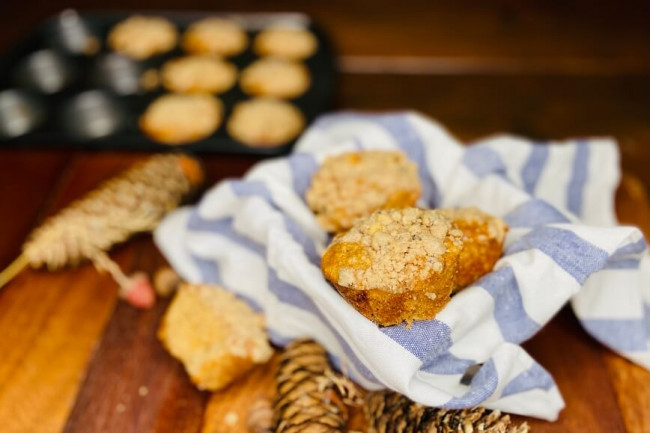 Apple Cider Muffins With Cinnamon Streusel