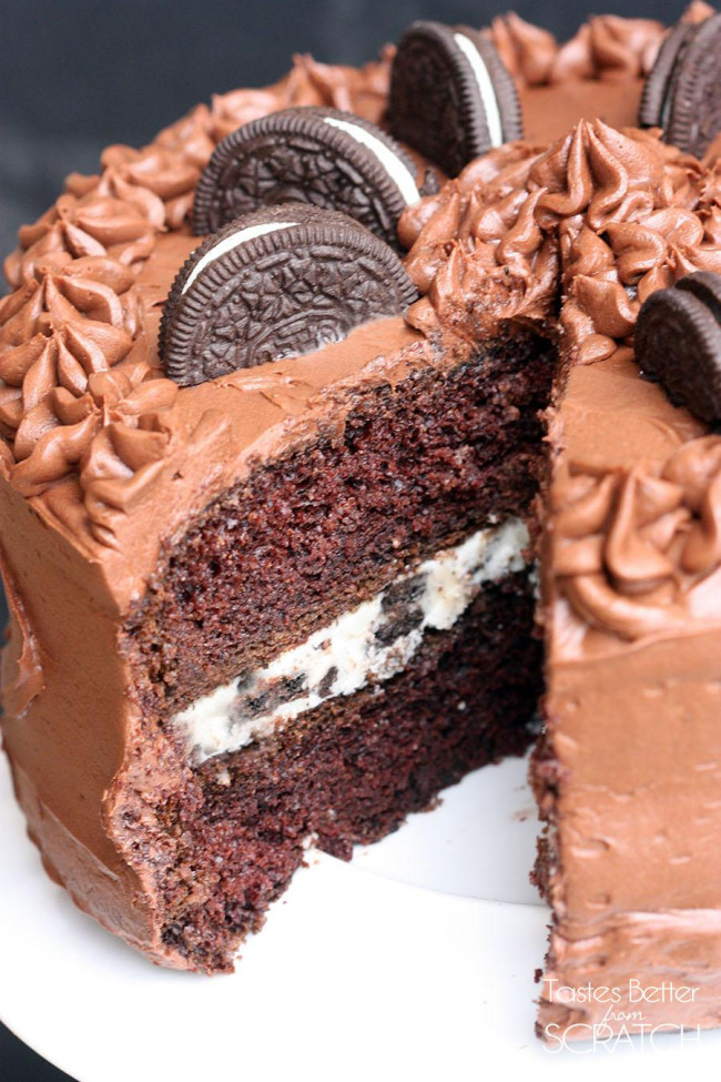 CHOCOLATE CAKE WITH OREO CREAM FILLING