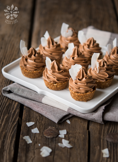 Coconut tartlets with chocolate mousse