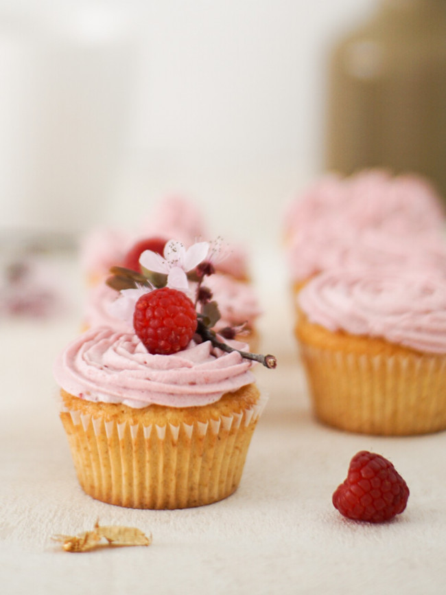 From A Pot - Delicious Raspberry Cupcakes
