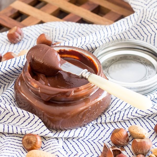 Chocolate And Hazelnut Spread (aka Homemade Nutella!)