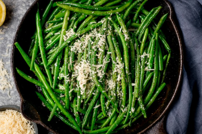 Garlic Green Beans with Parmesan