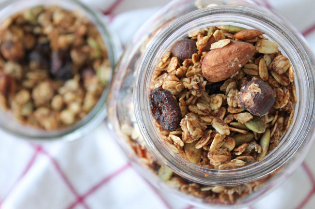 healthy nut and seed granola 