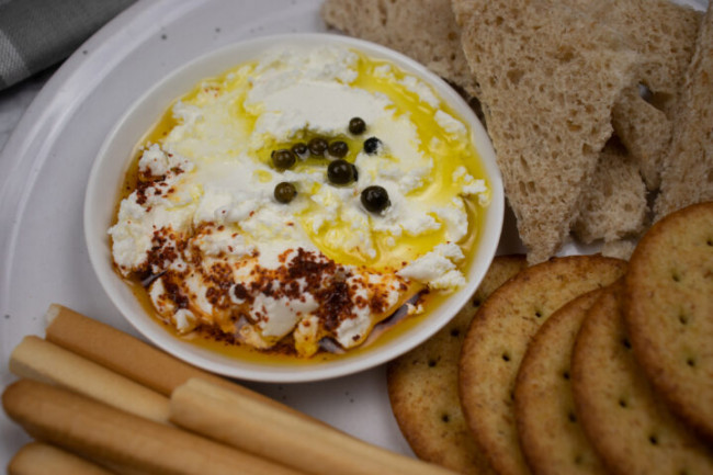Spicy and Garlicky Labneh